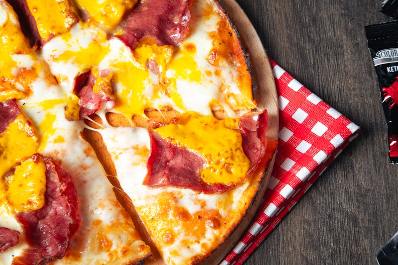 Pepperoni Supreme pizza at papaginos